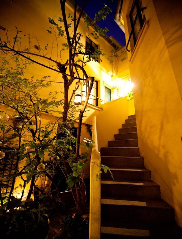 Hotel De La Tulipe Париж Екстериор снимка