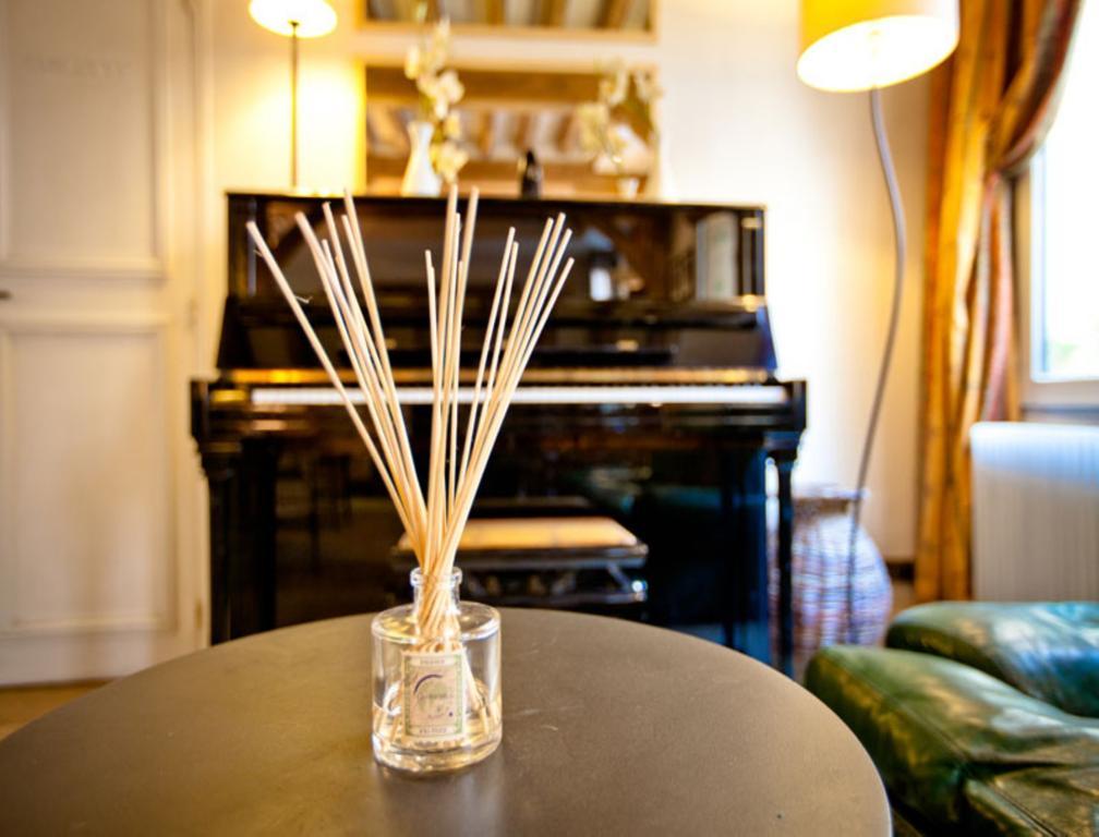 Hotel De La Tulipe Париж Екстериор снимка